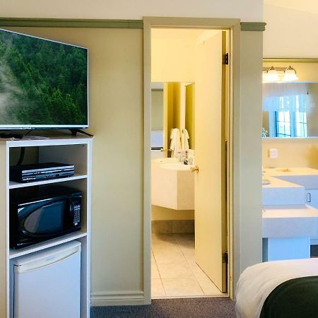 Motel La Cheminee Сен-Жером Екстериор снимка