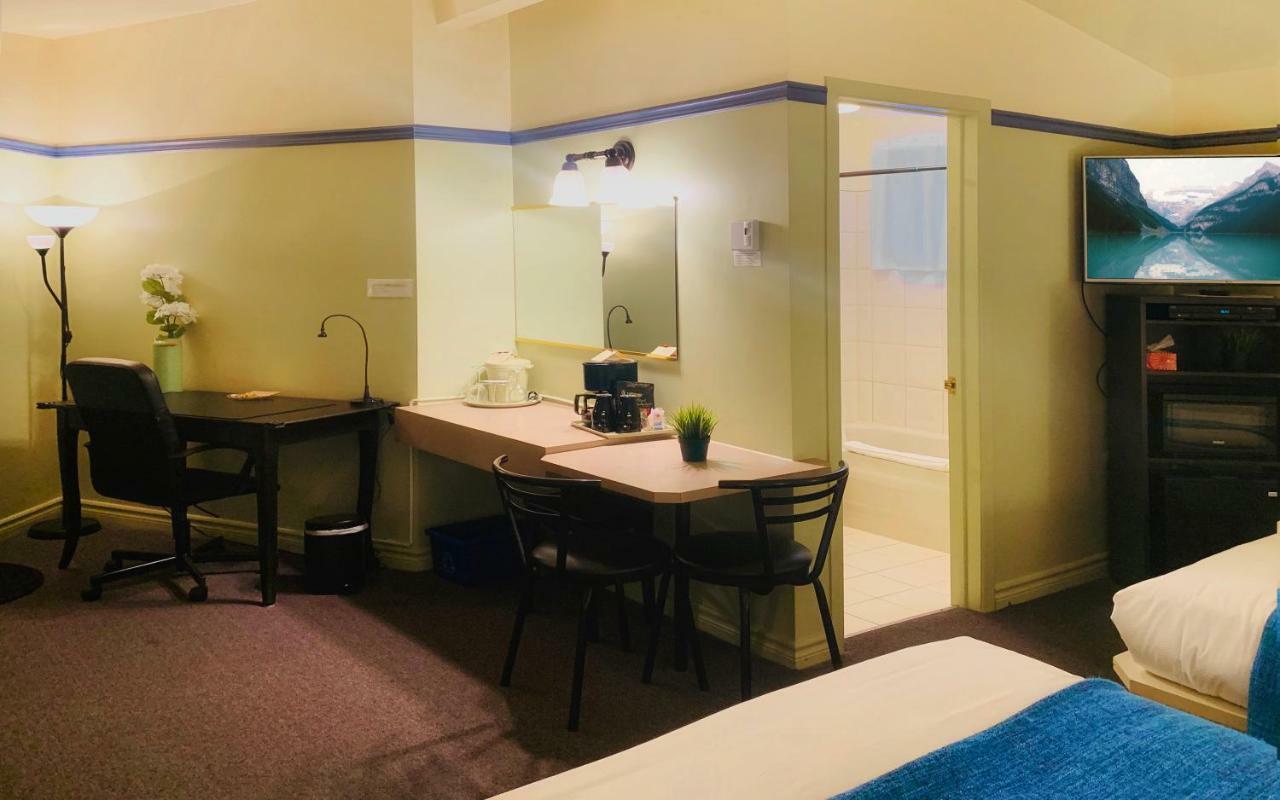Motel La Cheminee Сен-Жером Екстериор снимка